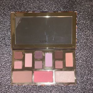 Tarte clay play must have Eye and check palette